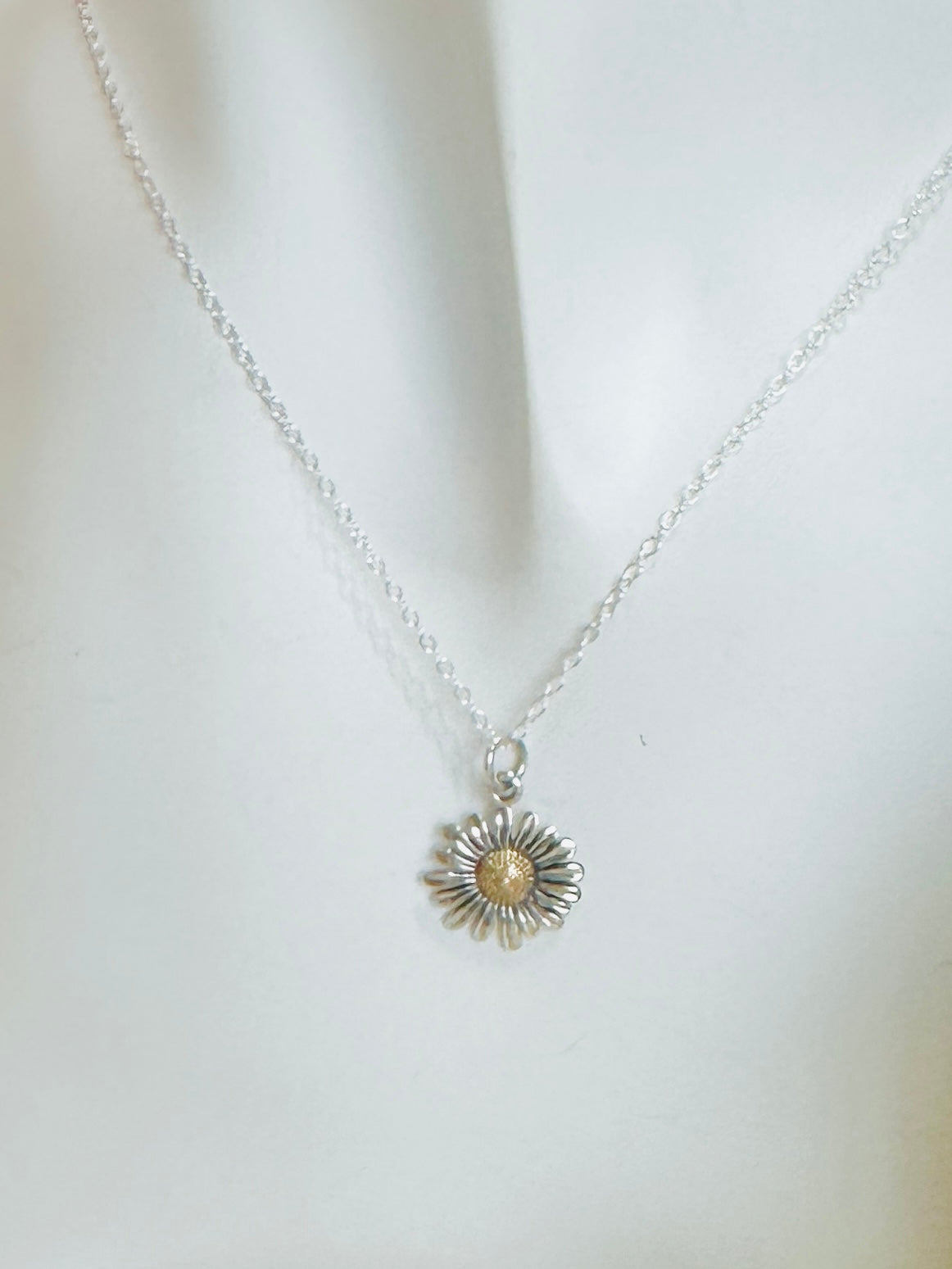 Daisy Necklace